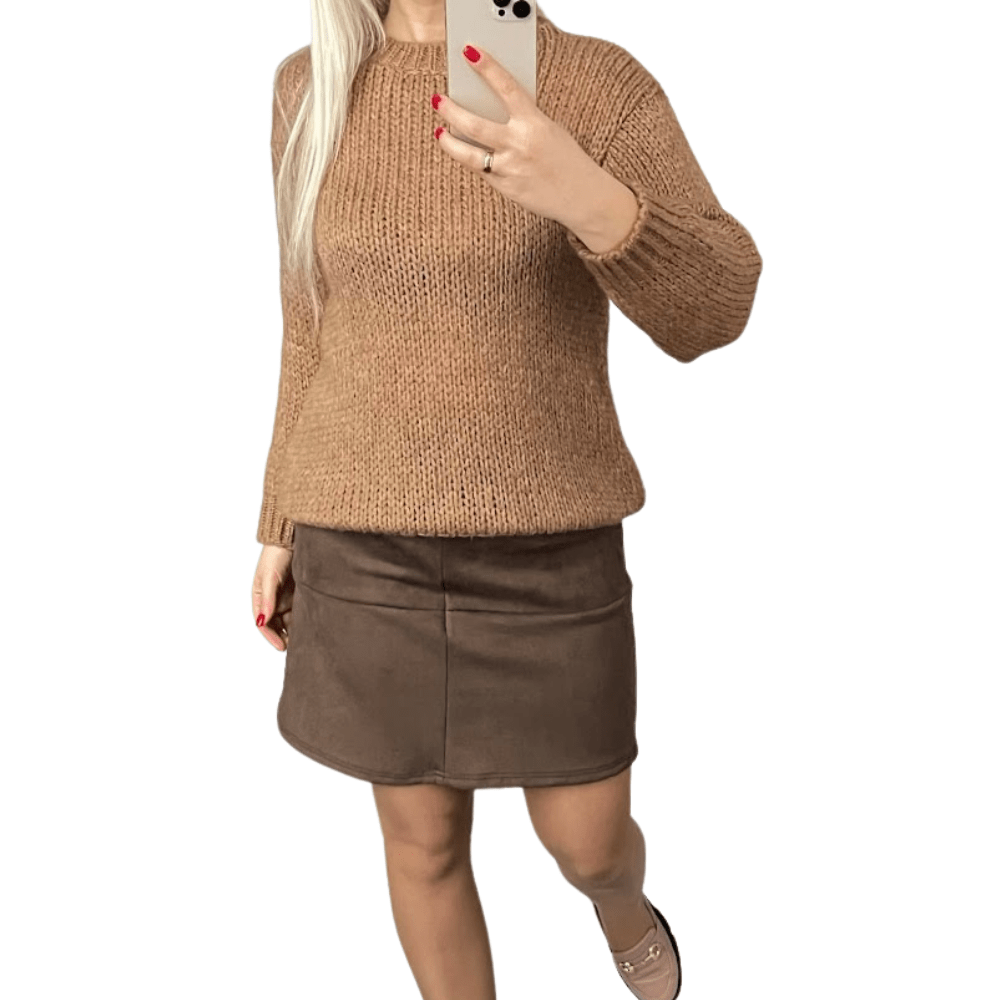 rudas-megztinis-moterims