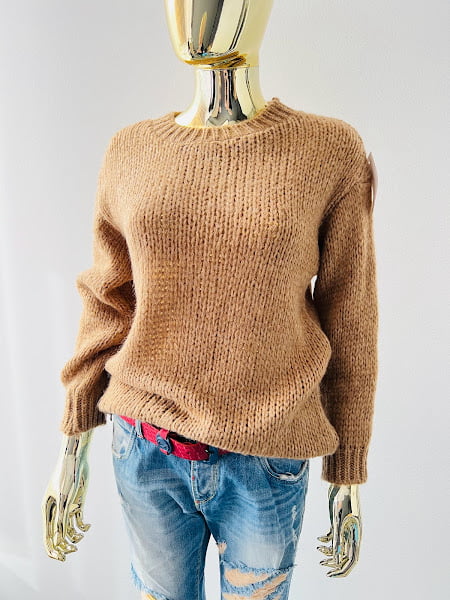 rudos spalvos megztinis 1