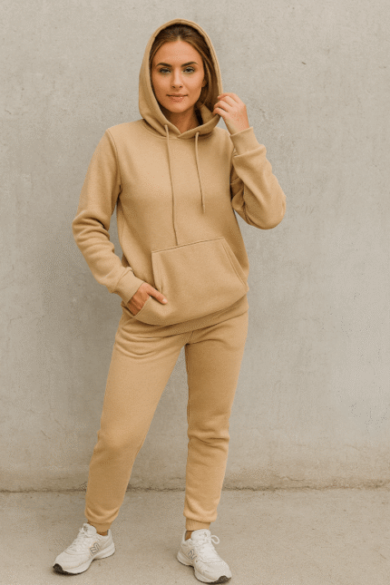 moteriškas sportinis kostiumas