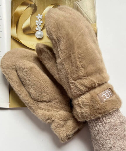 Moteriškos pirštinės