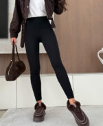 juodos spalvos tamprės