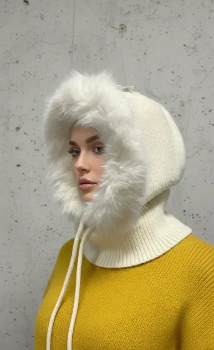 Moteriškos kepurės baltos spalvos