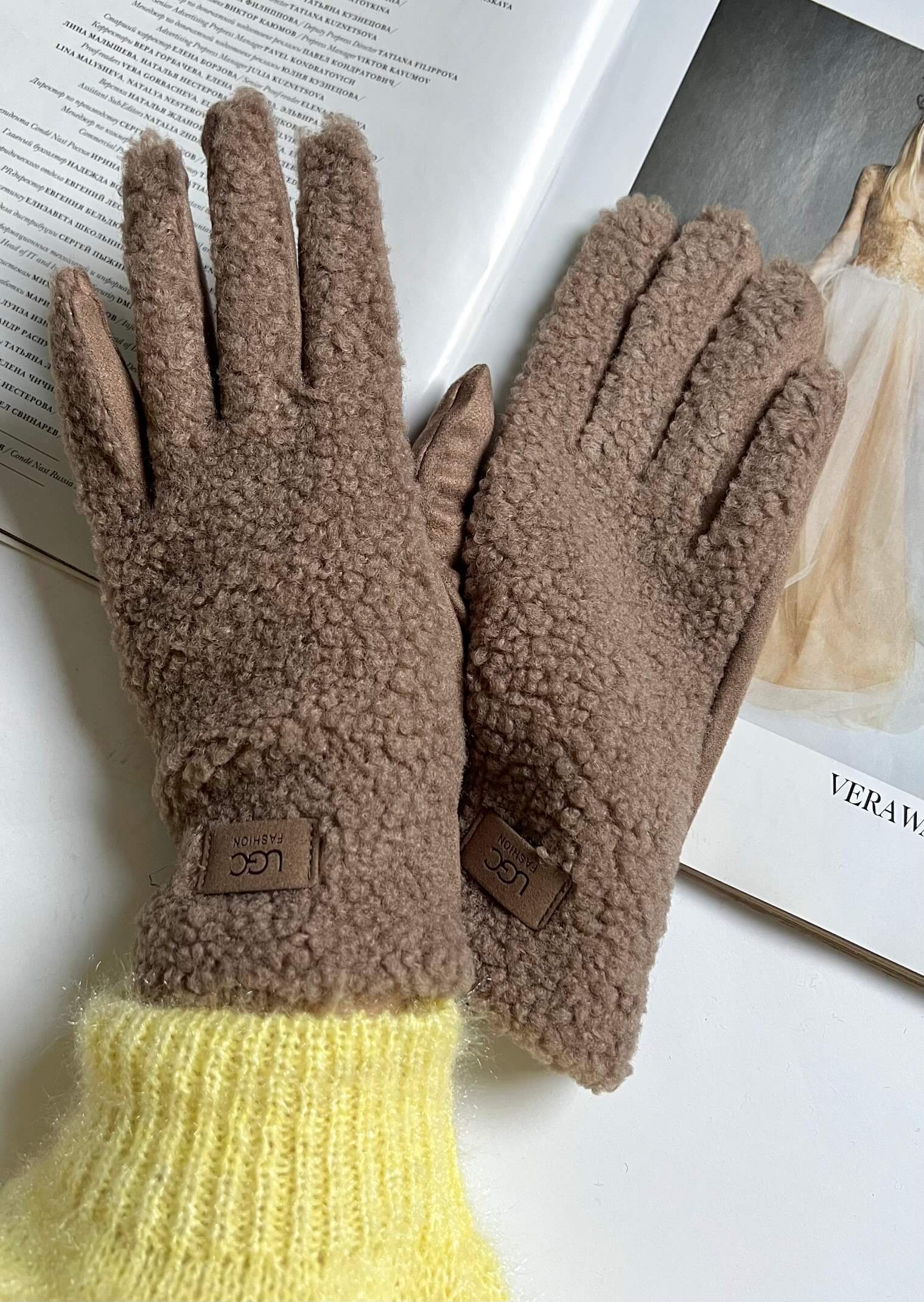 Kakavos spalvos moteriškos pirštinės Kakavos spalvos moteriškos pirštinės