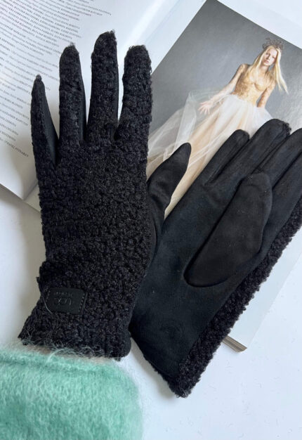 juodos spalvos moteriškos pirštinės žiemai