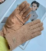 moteriškos pirštinės ruda spalva