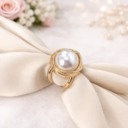 Skarelės žiedelis su perlu – elegantiškas aksesuaras skarelėms