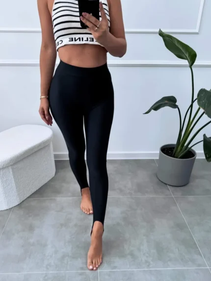 tamprės moterims juodos spalvos