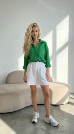 balti muslino šortai vasarai