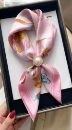 skarelės žiedas su perlu ir kristalais